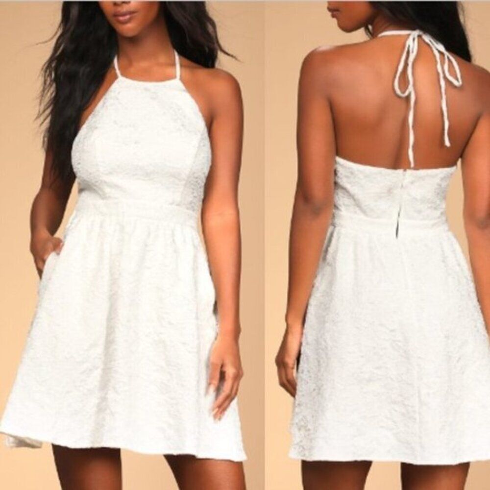 Lulu's Women's Ivory Floral Jacquard 2-Side PocketsHigh Halter Mini Dress‎